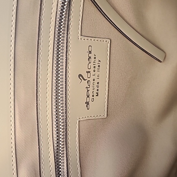 Alberta di Canio Italian genuine leather shoulder bag. - Picture 6 of 16